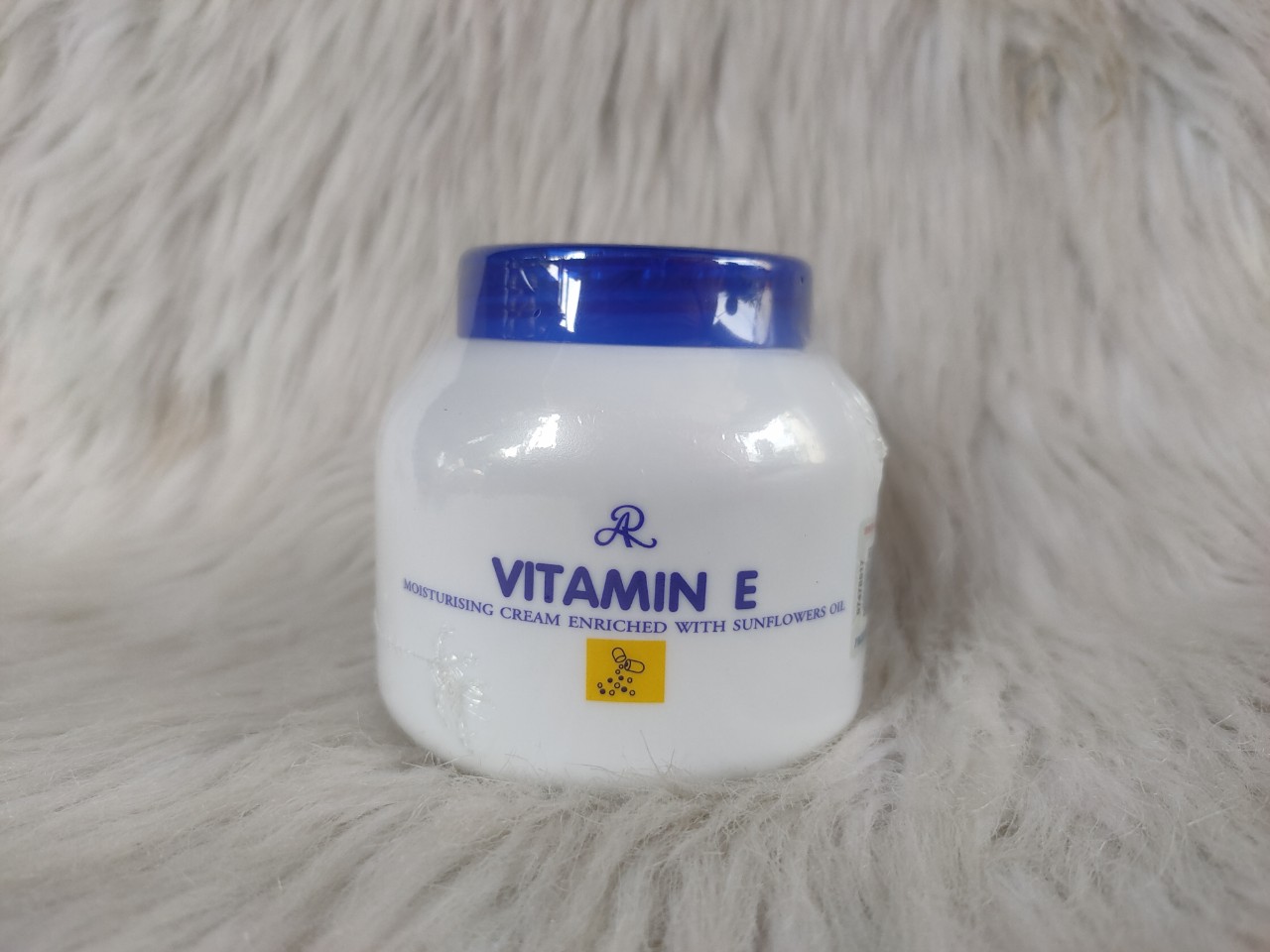 Kem dưỡng da body Vitamin E Thái