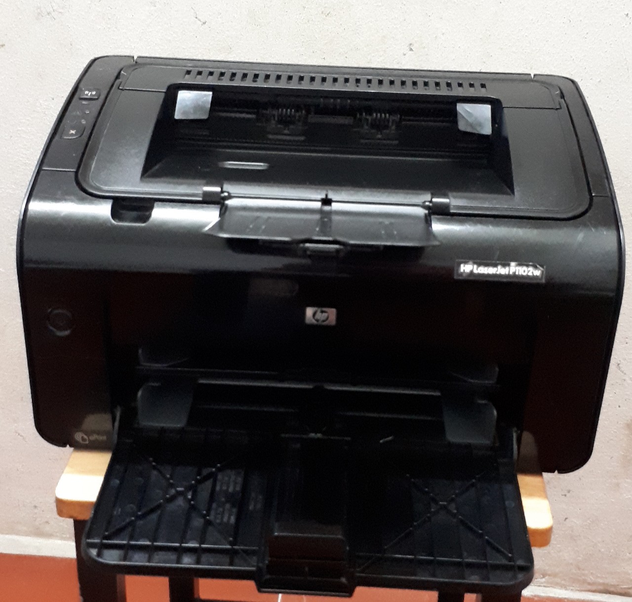 Máy in HP 1102w  (cũ) còn khoảng 90%, in wifi