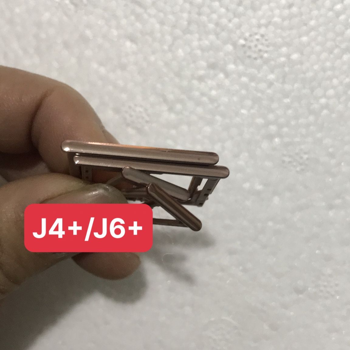 Khay sim samsung J6+/ J6 plus  (gồm khay sim và khay thẻ nhớ)