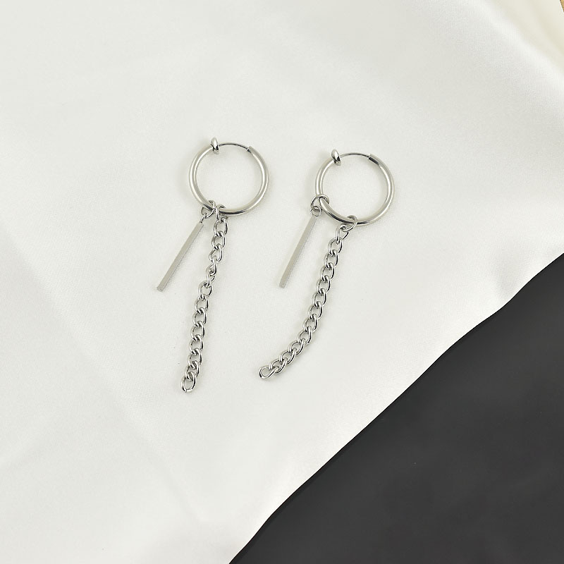 Khuyên tai giả xỏ lỗ