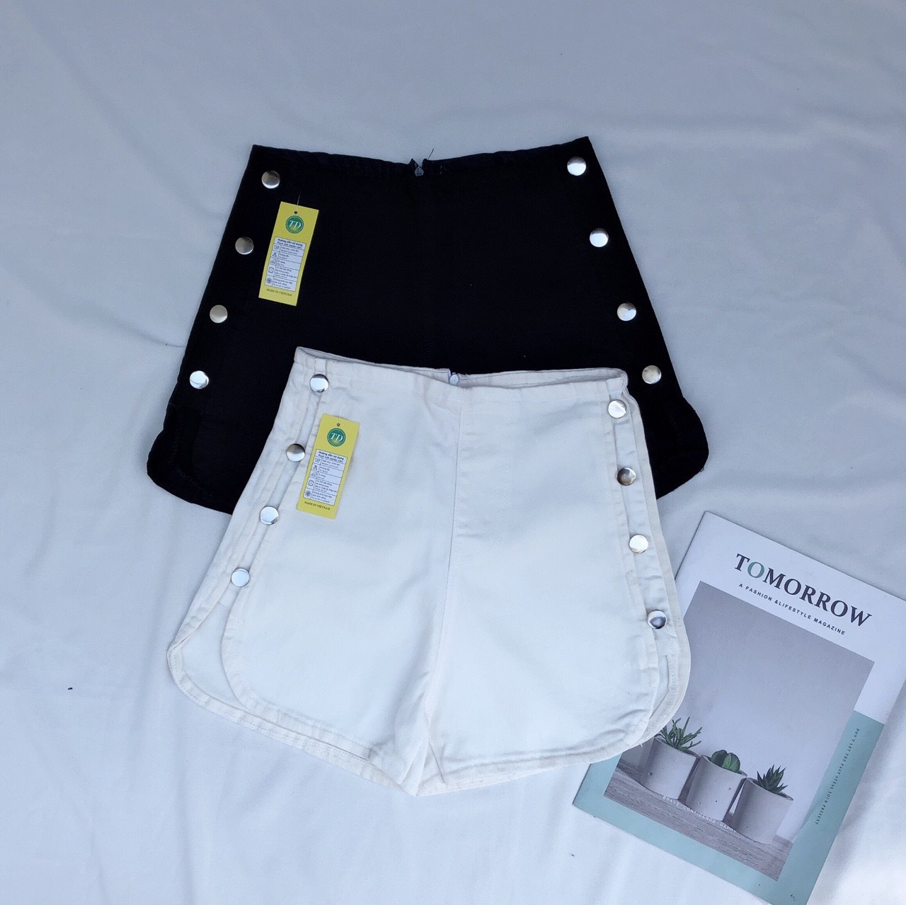 Quần short kaki phối nút 2 bên cực cá tính sang chảnh