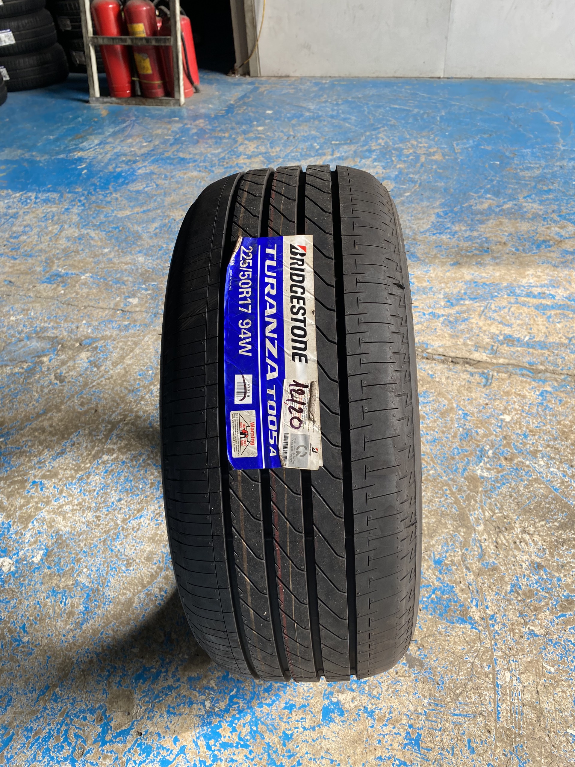 Lốp bridgestone 225/50r17 t005 thái