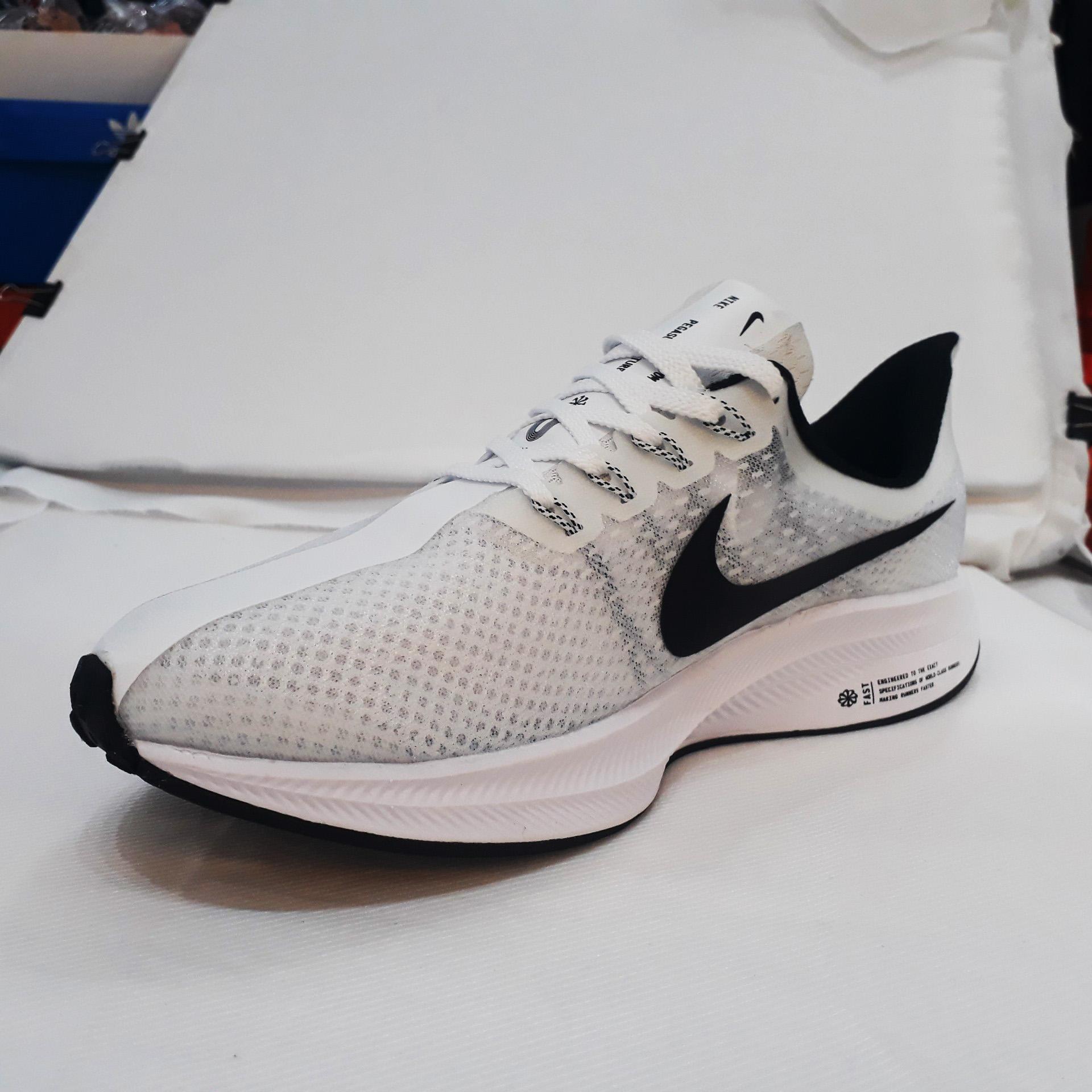 Giày Sneaker Zoomx Pegasus 35 Turbo 2.0 white/black