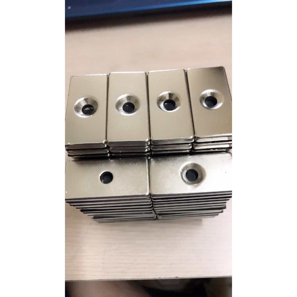 NAM CHÂM TRẮNG CHỮ NHẬT 1 LỖ 40 x20 x5mm siêu mạnh dùng để bắt vít
