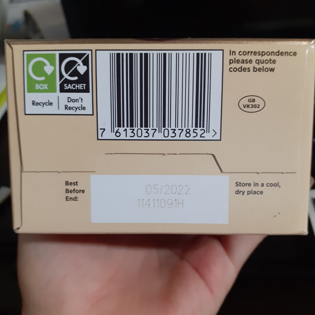 Nescafe Gold Vanilla Latte hộp 148g (8goi/18,5g)