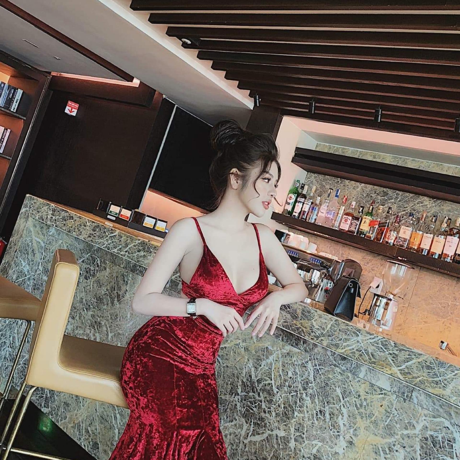 đầm body 2 dây hở lưng bèo laioem