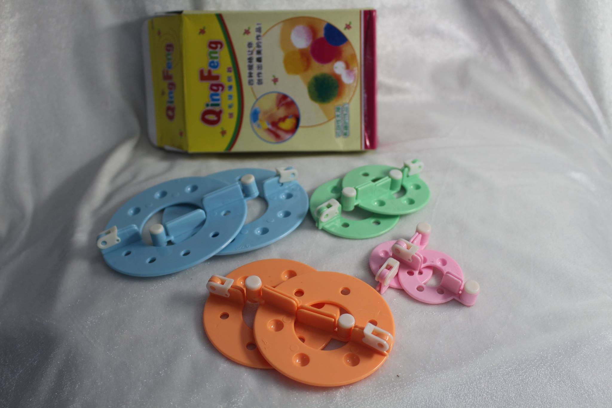Bộ loom bông / dụng cụ làm pom pom 55k/set