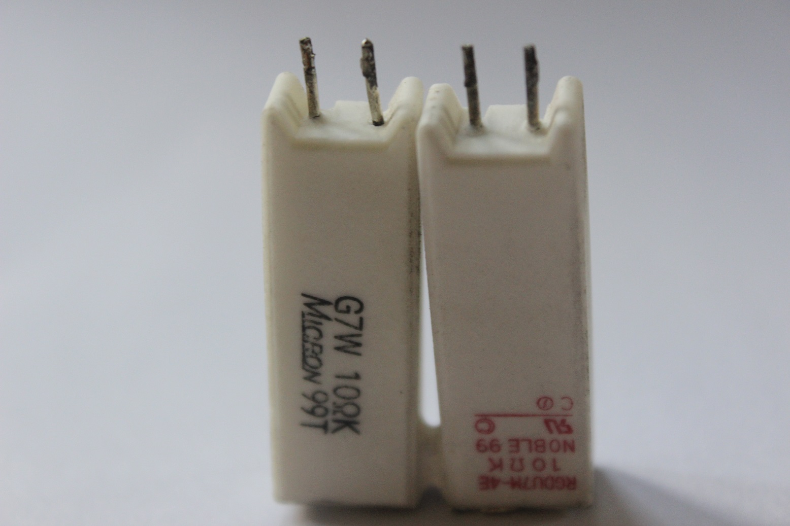 10 cái Điện trở công suất 10Ω/10W