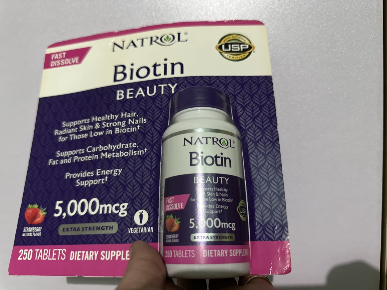 Viên ngậm BIOTIN (kích thích mọc tóc ) NATROL 5000mcg (cận date 6/2024)