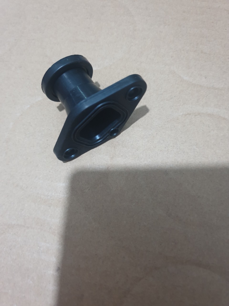 ( 2 CÁI) CO XANG ( CỔ XANG) MÁY CƯA XÍCH ( CƯA CỤT ) 2500