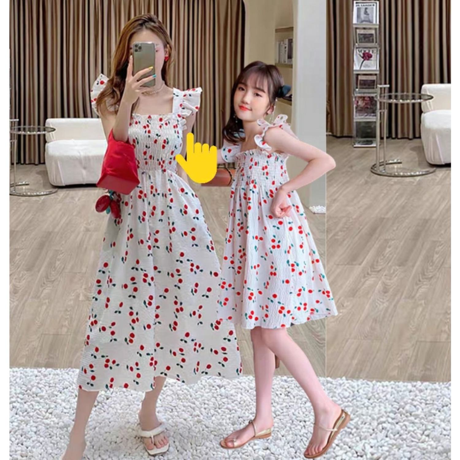 Váy đôi mẹ và bé gái mùa hè tay cánh tiên in hình