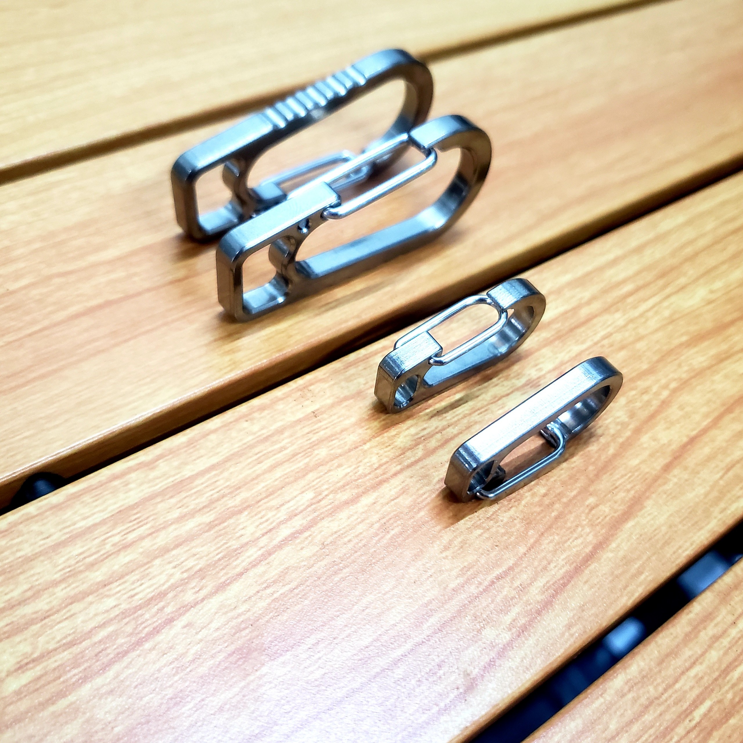 Móc khóa Titanium kiểu dáng basic kích thước 5cm/3cm