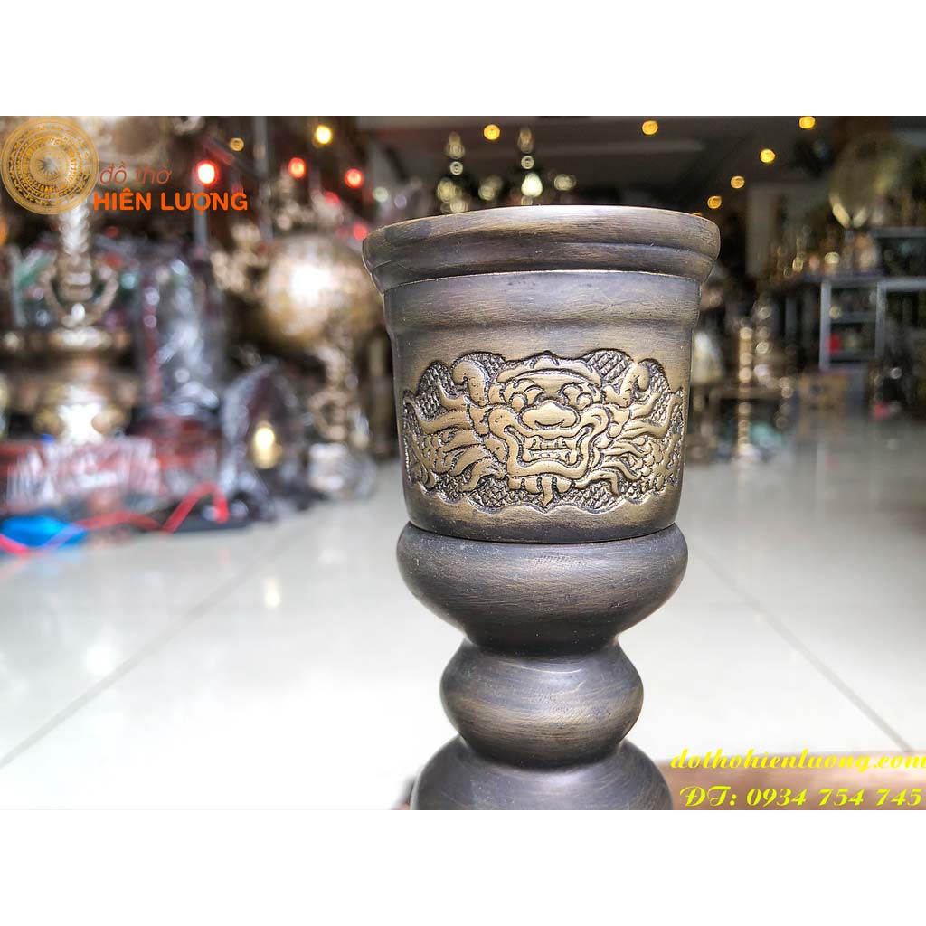 Đôi Chân Nến Thờ Cúng Bằng Đồng Màu Đen Số 3 Cao 40cm