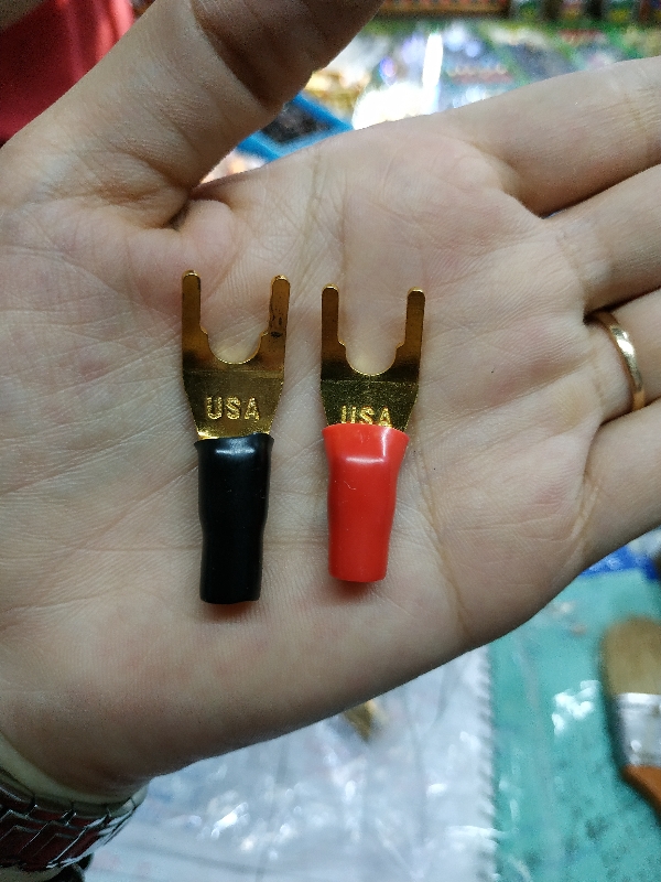 Càng cua cắm loa 4 cái