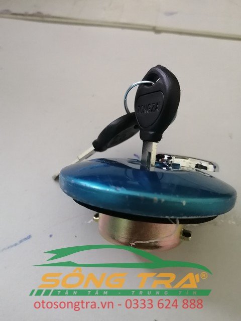 Nắp bình xăng trong suzuki cary 5 tạ