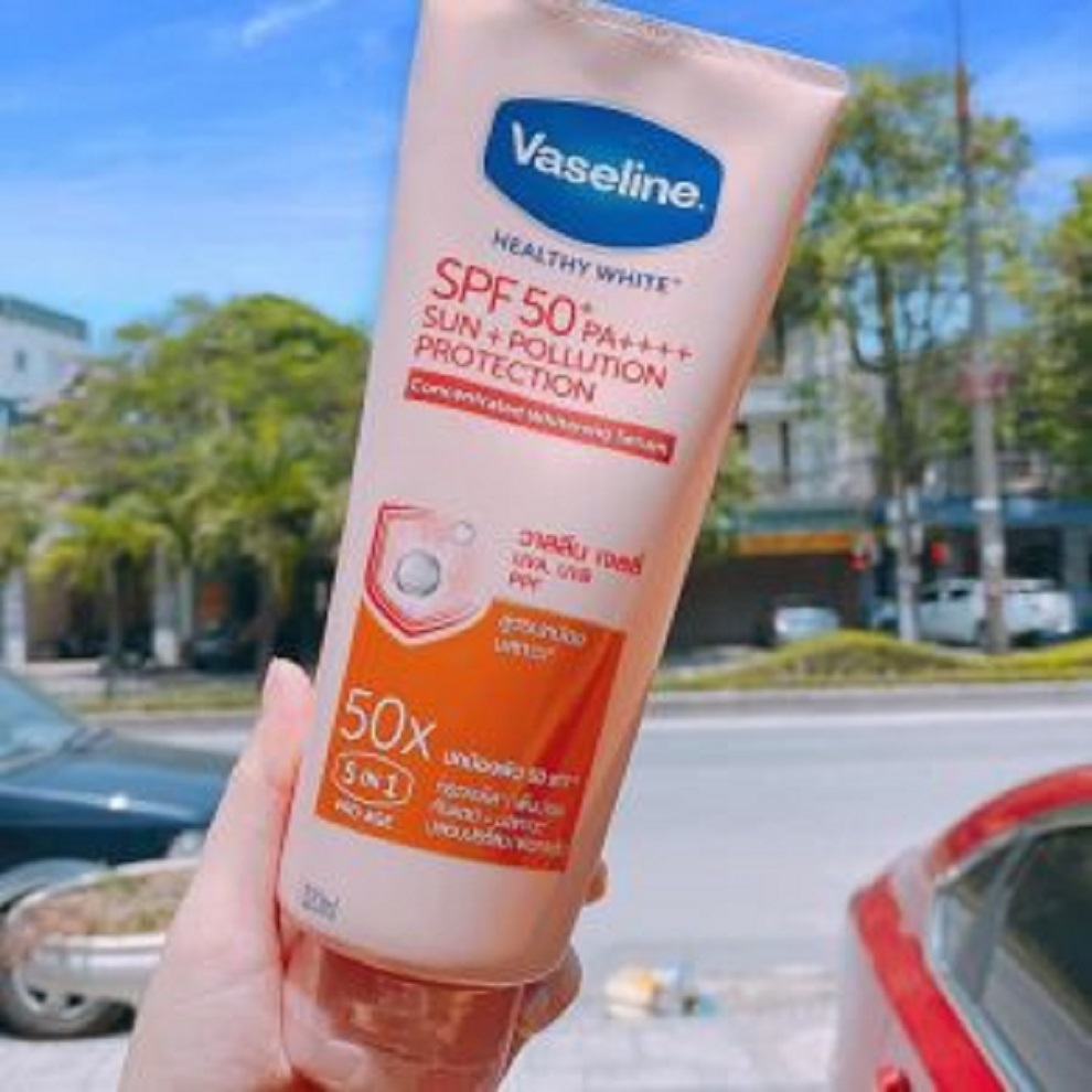 DƯỠNG THỂ KÍCH TRẮNG VASELINE 50x THÁI LAN