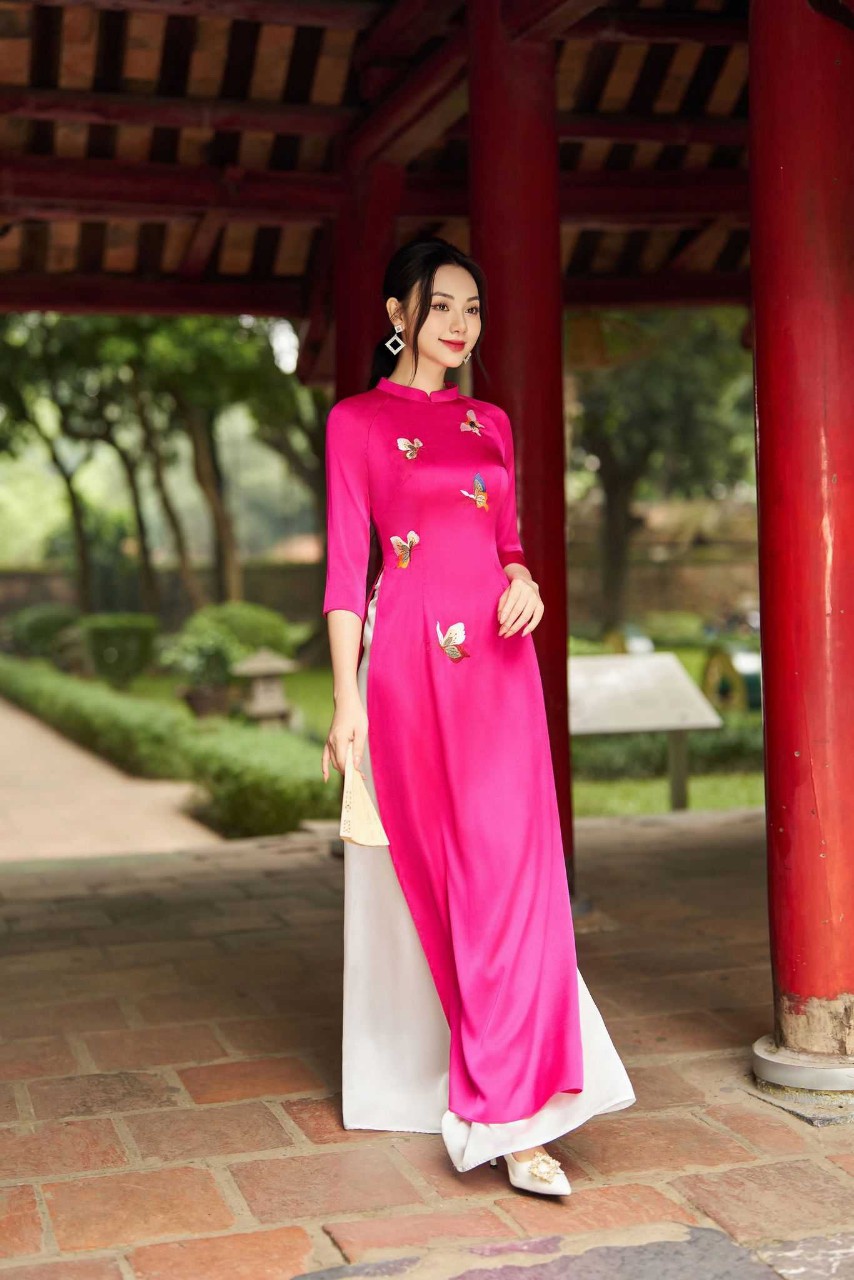 Áo dài lụa tây thi thêu cao cấp (chỉ áo)