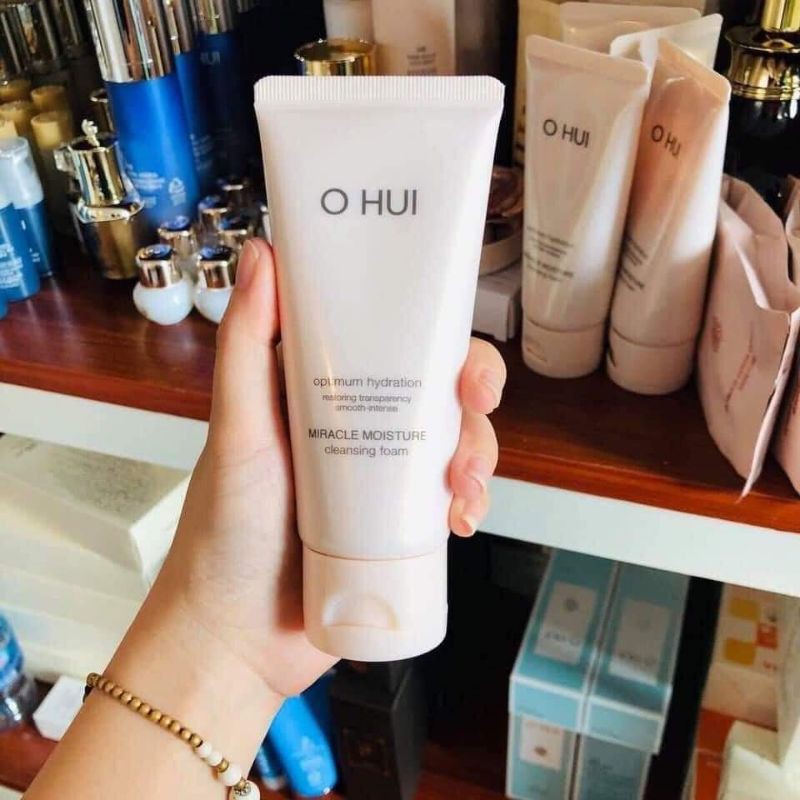 Sữa rửa mặt Ohui dưỡng ẩm 100ml