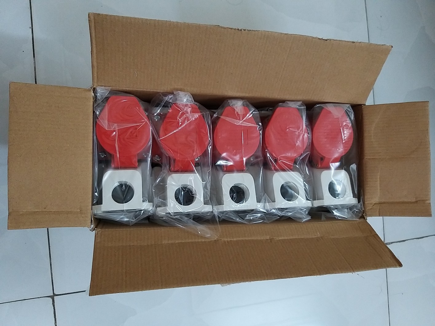 Ổ cắm điện công nghiệp 3 pha 4 chấu (có hóa đơn VAT)