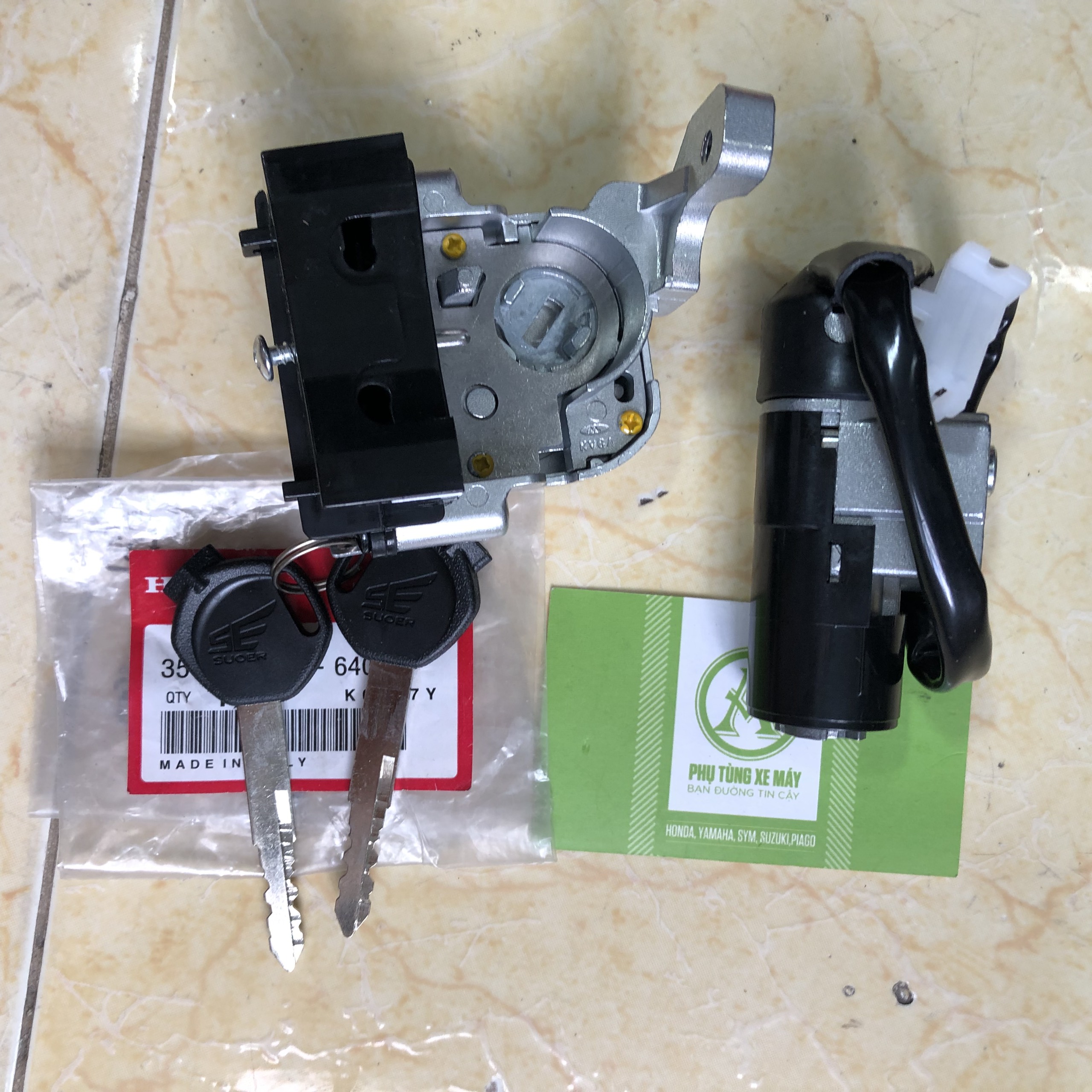 Bộ ổ khóa xe máy Air Blade đời đầu 2 cạnh
