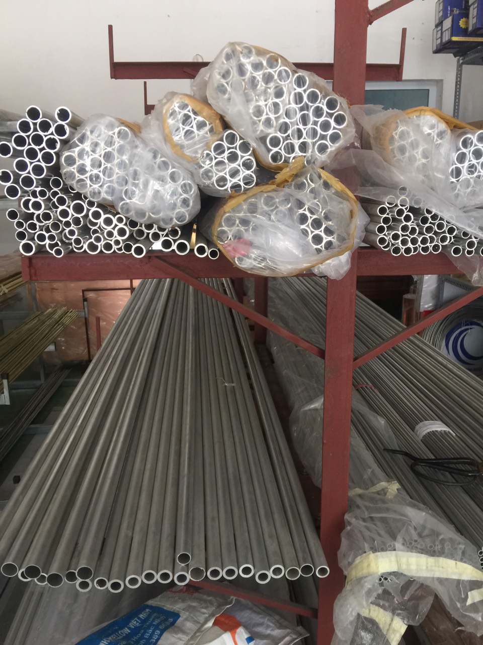 ống nhôm phi 14 dầy 1mm dài 3m( cắt 50cm/đoạn cho dễ vận chuyển)