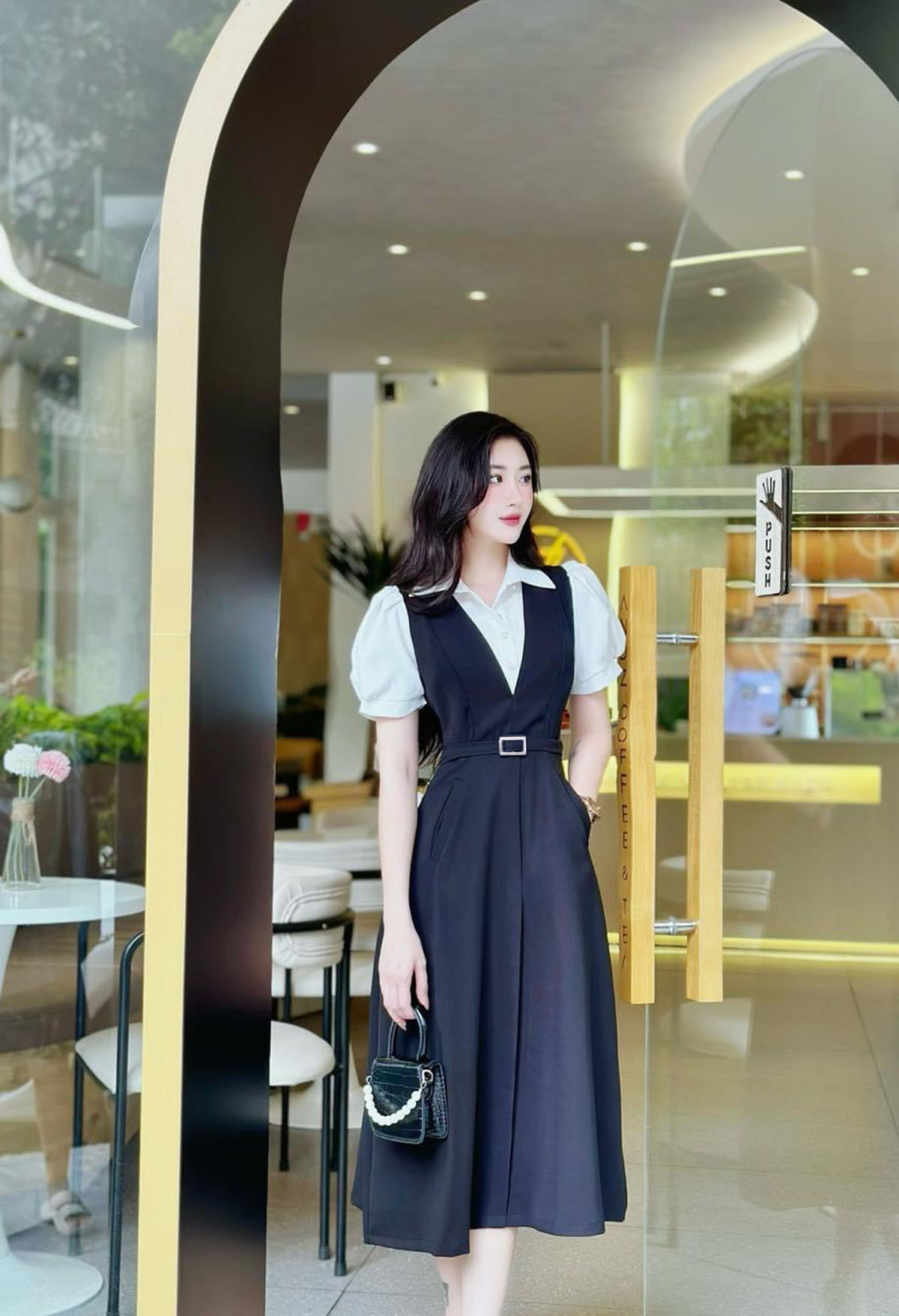 Yếm dài sang chảnh phối được nhiều kiểu áo (không kèm áo)