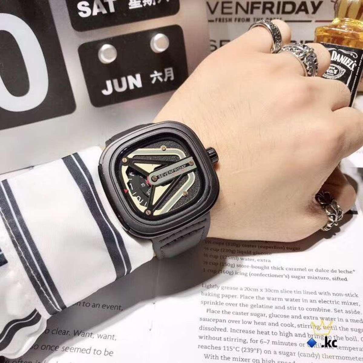 ĐỒNG HỒ NAM THỜI TRANG SF SEVEN7 6FRIDAY