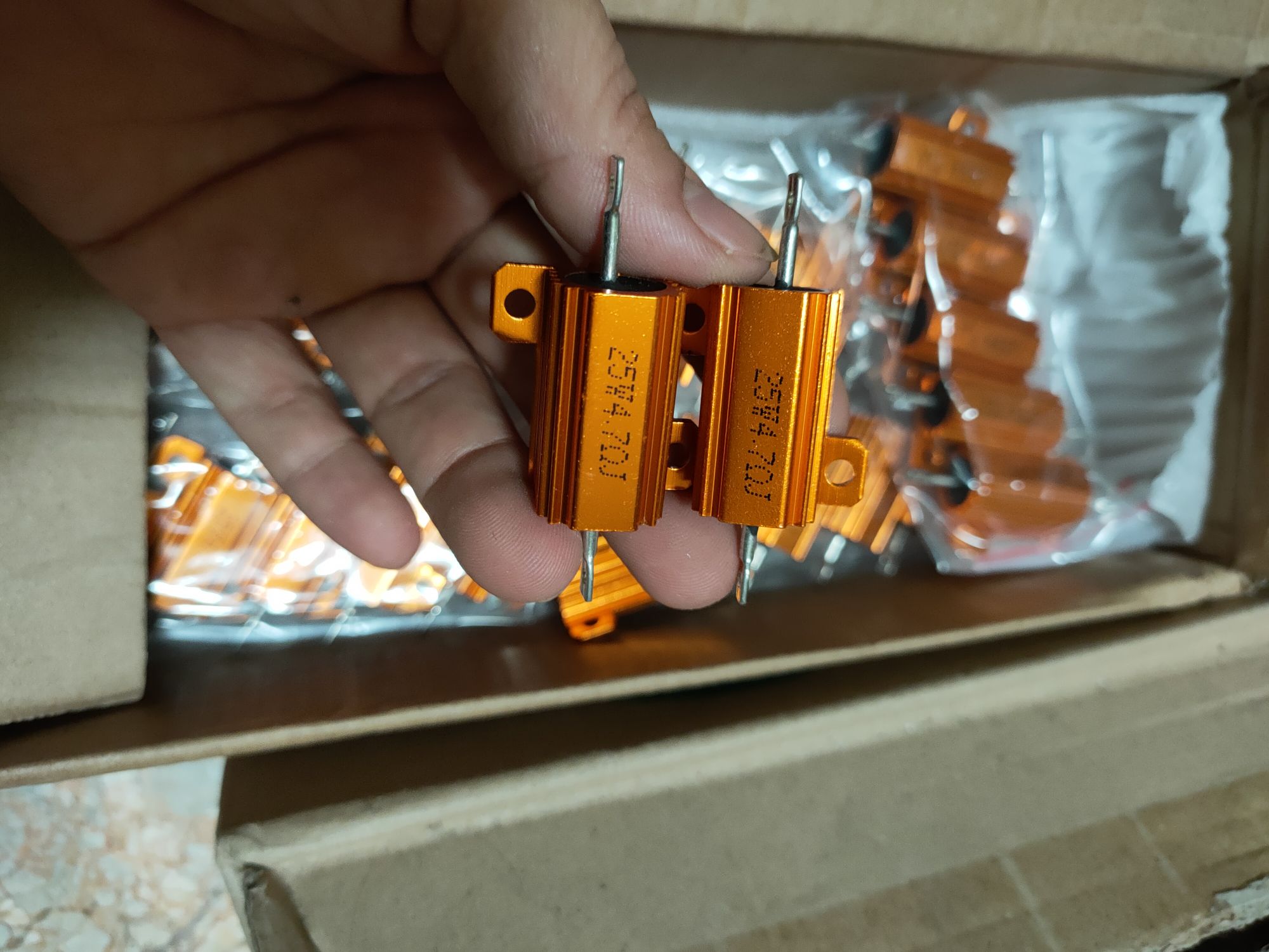 2 điện trở nhôm 4.7om 25w