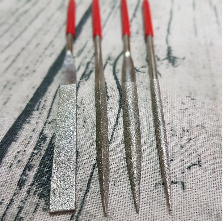 Dũa Hợp Kim Chuyên Dụng Cán Đỏ Đủ Size