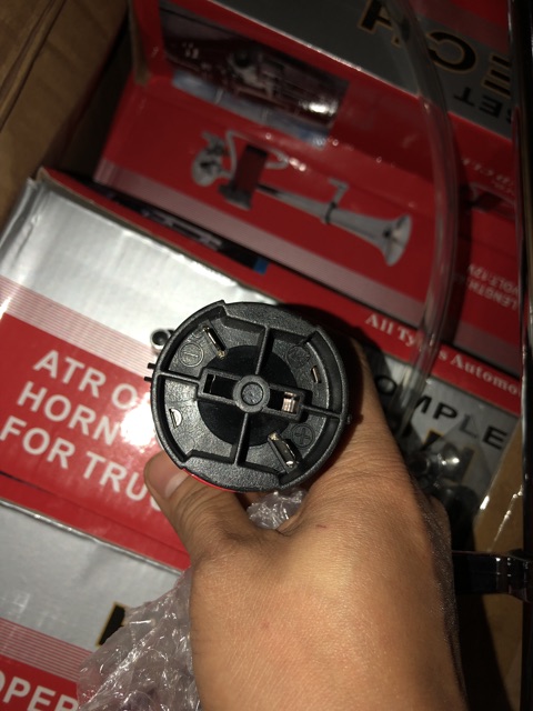 Còi hơi tự sinh hơi có 12v và 24v