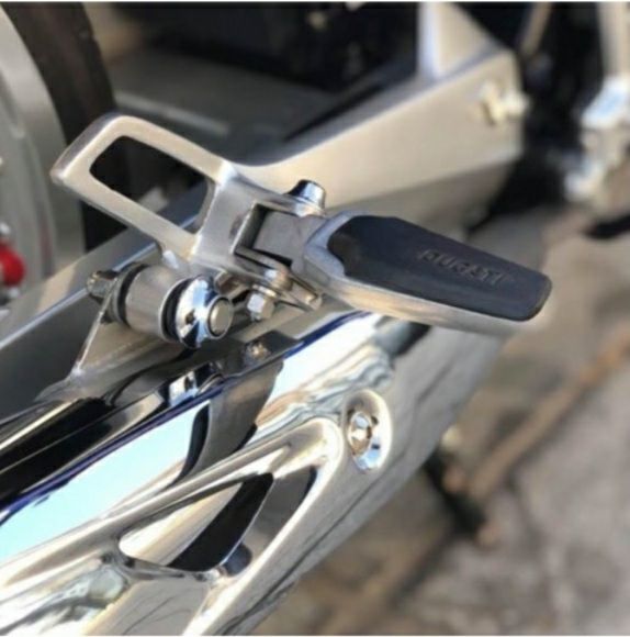 [HCM]gác chân kiểu ducati gắn các loại xe