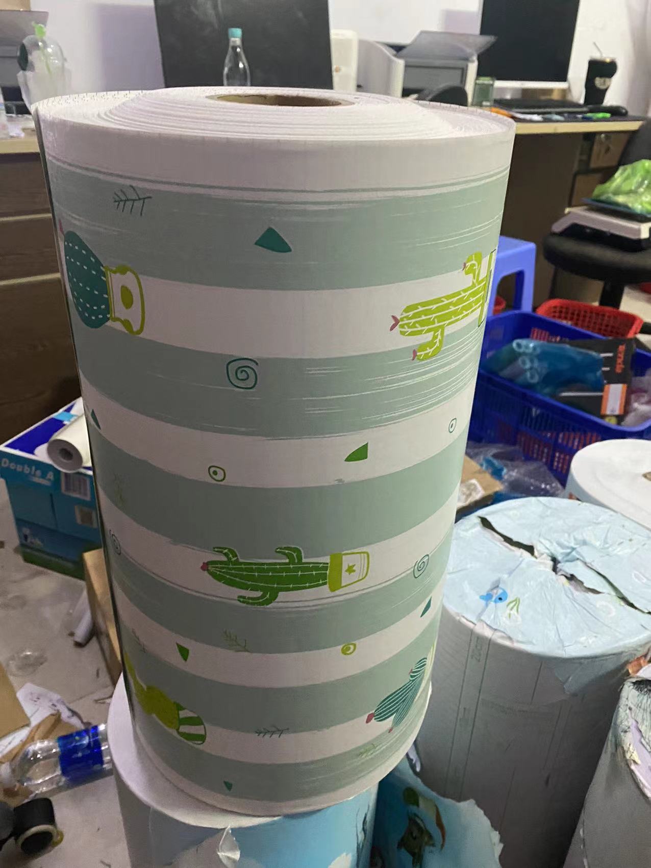 5 Mét Giấy Dán Tường, Khổ 45CM Rộng Decal PVC Trang Trí ( có keo )  NHIỀU MẪU HOẠT HÌNH VUI NHỘN A325