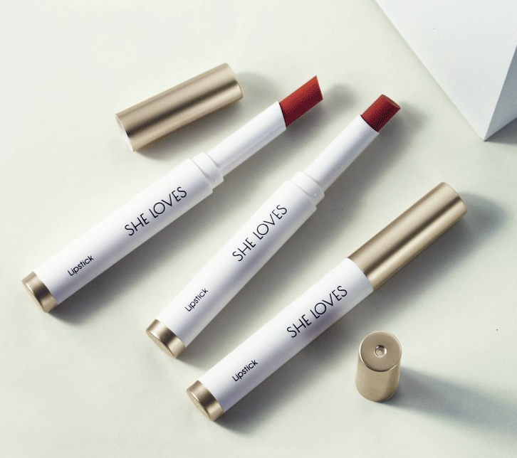 SON THỎI LÌ MÀU SIÊU MƯỚT MÔI LIP MIST MOIST