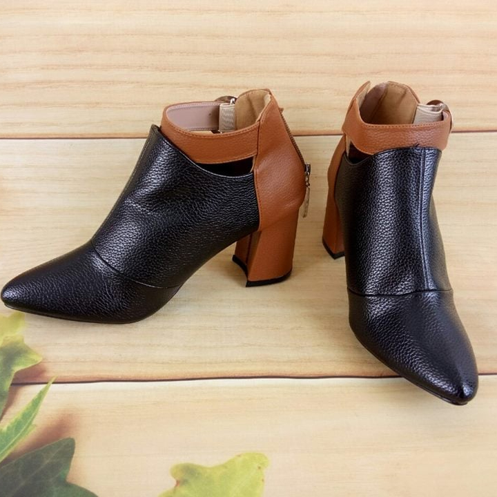 Giày boot bốt nữ cổ thấp 7 phân màu đen hàng hiệu rosata ro179