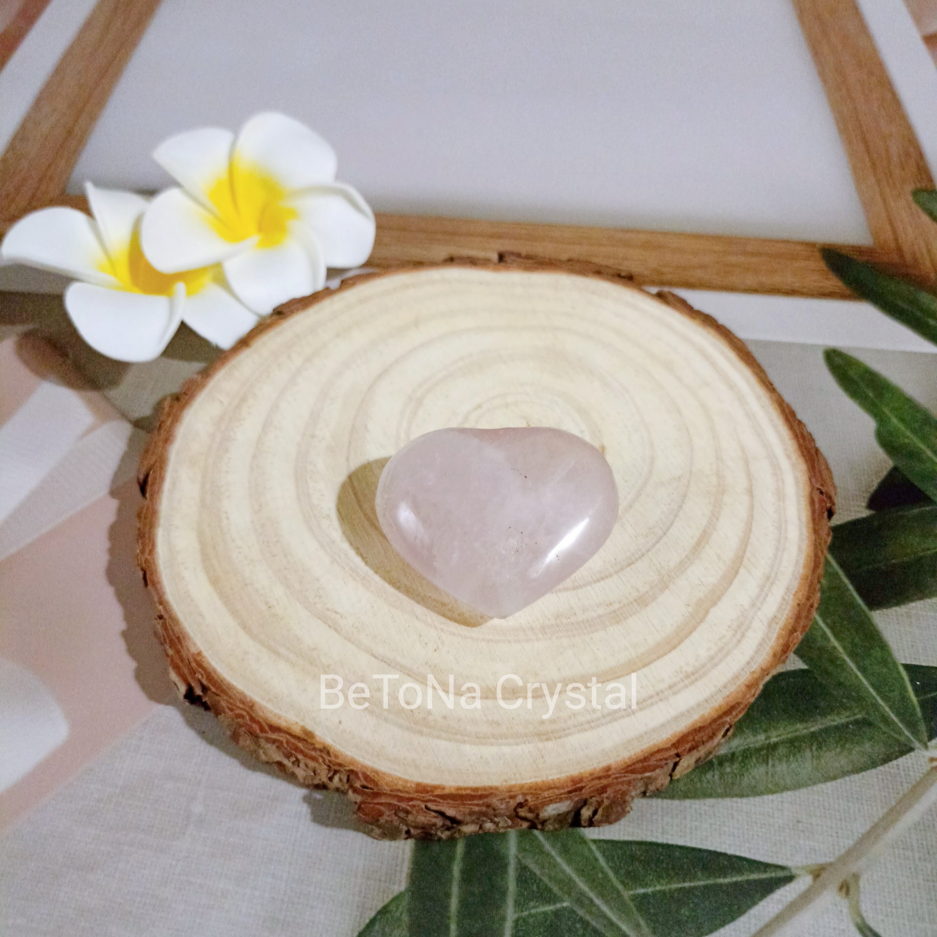 Tim thạch anh hồng (Rose Quartz) đá thanh tẩy