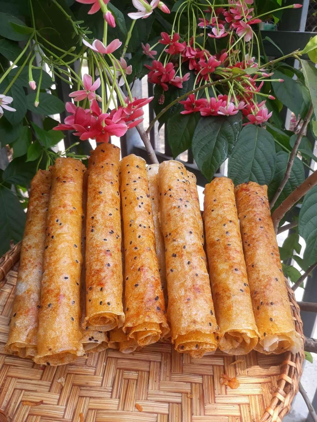 Bánh tráng mắm ruốc chà bông - đặc sản phan rang