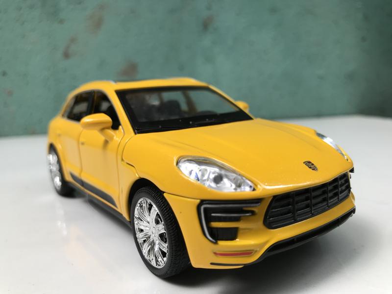 Mô hình xe ô tô Porsche MACAN 1:32