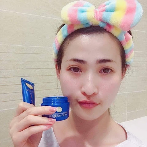 Kem Dưỡng Trắng Da Meishoku Whitening Essence Cream 55g Nhật Bản