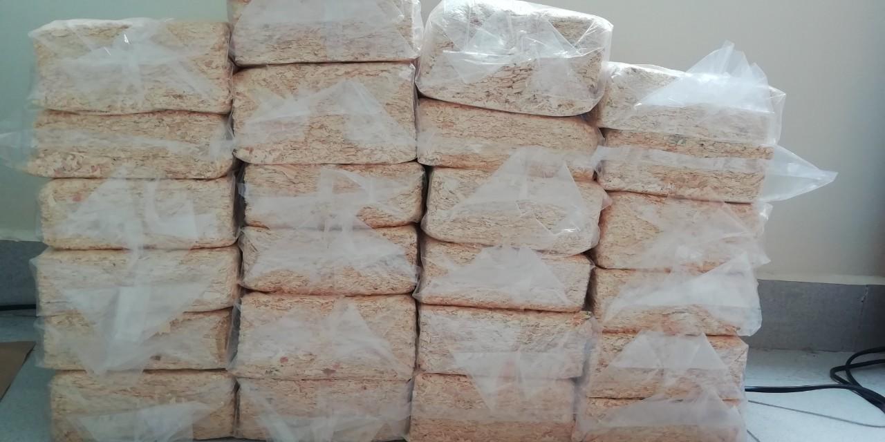 Mùn nén lót chuồng