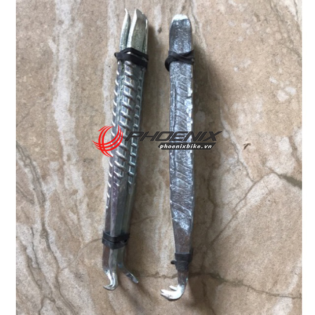 Dụng cụ móc lốp xe đạp