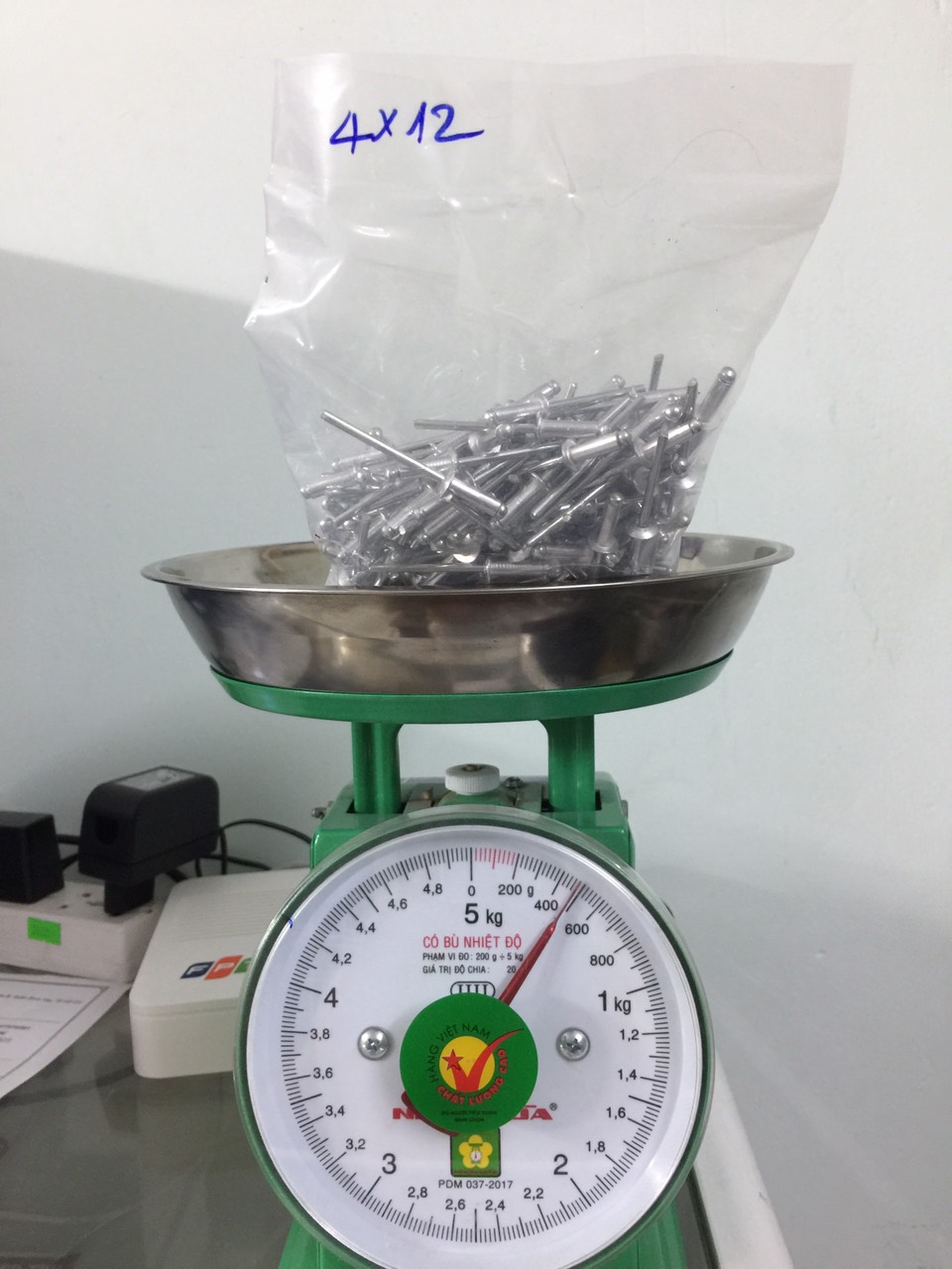 1 BỊCH ĐINH RÚT RIVE 4x12 (500g +/-2g) M.E HOÀNG KHANG