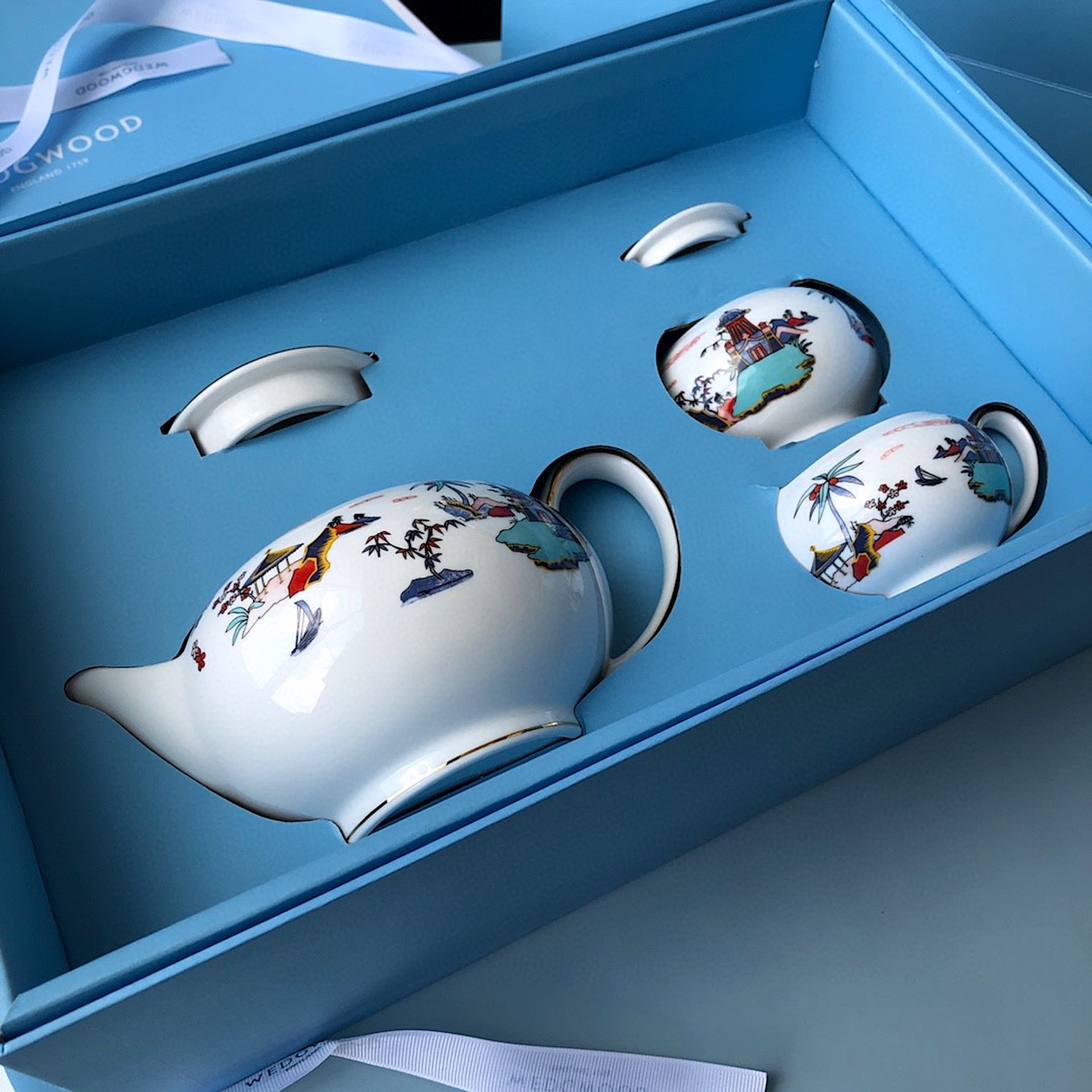 Bộ Bình Trà 3 món Wedgwood - Wedgwood Wonderlust Blue Pagoda 3 Piece Set