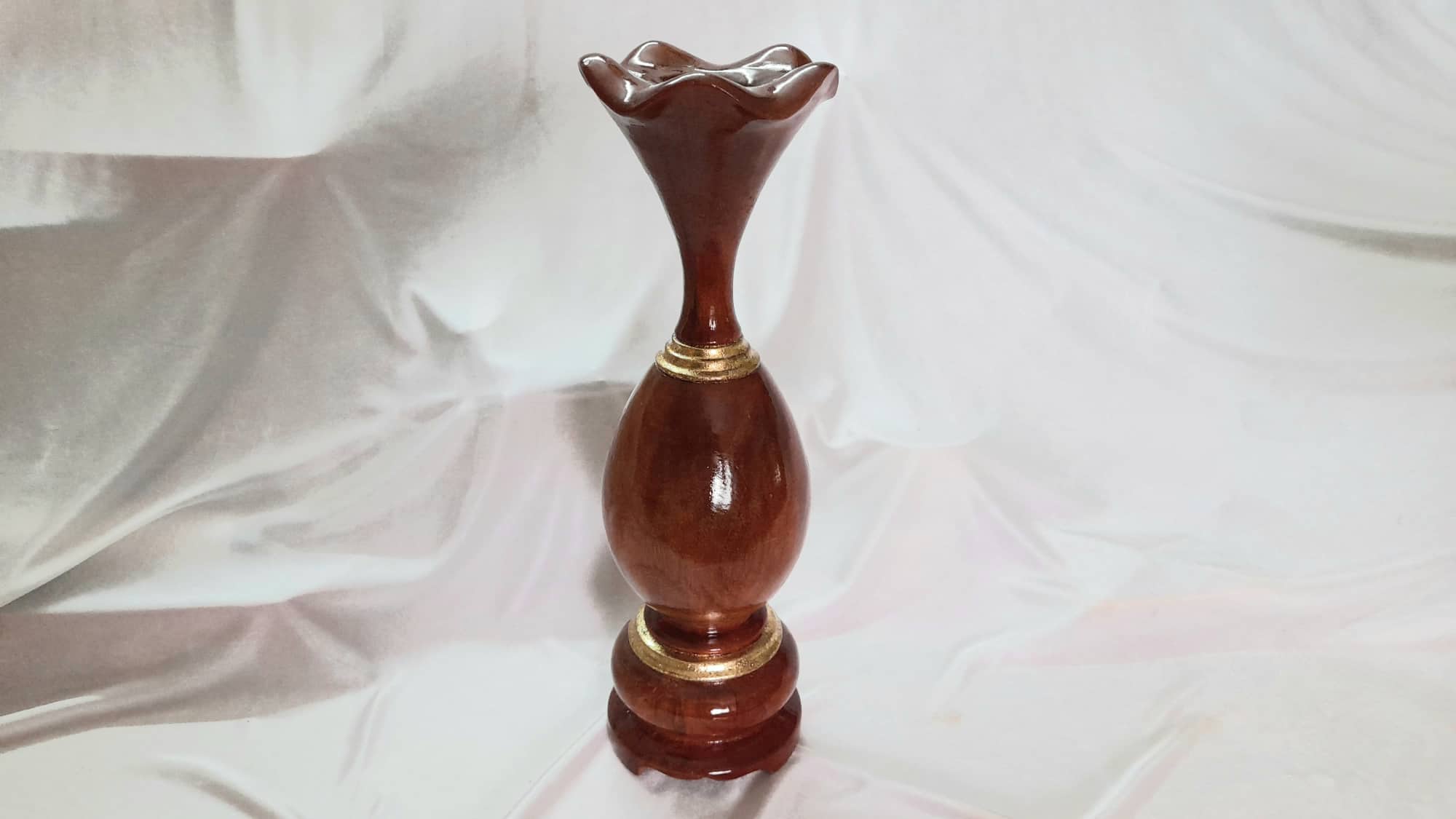 bình hoa thủy tiên gỗ xa cừ ( cả hoa bình cao 55 ngang 38)
