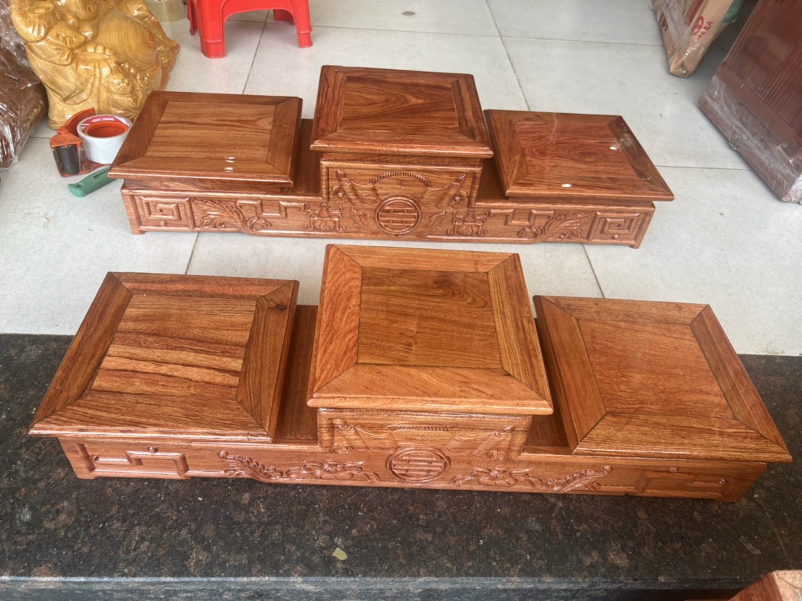 Tam cấp, tam sơn gỗ hương kê bát hương, đỉnh, đồ thờ mặt 22cm ngang 74cm