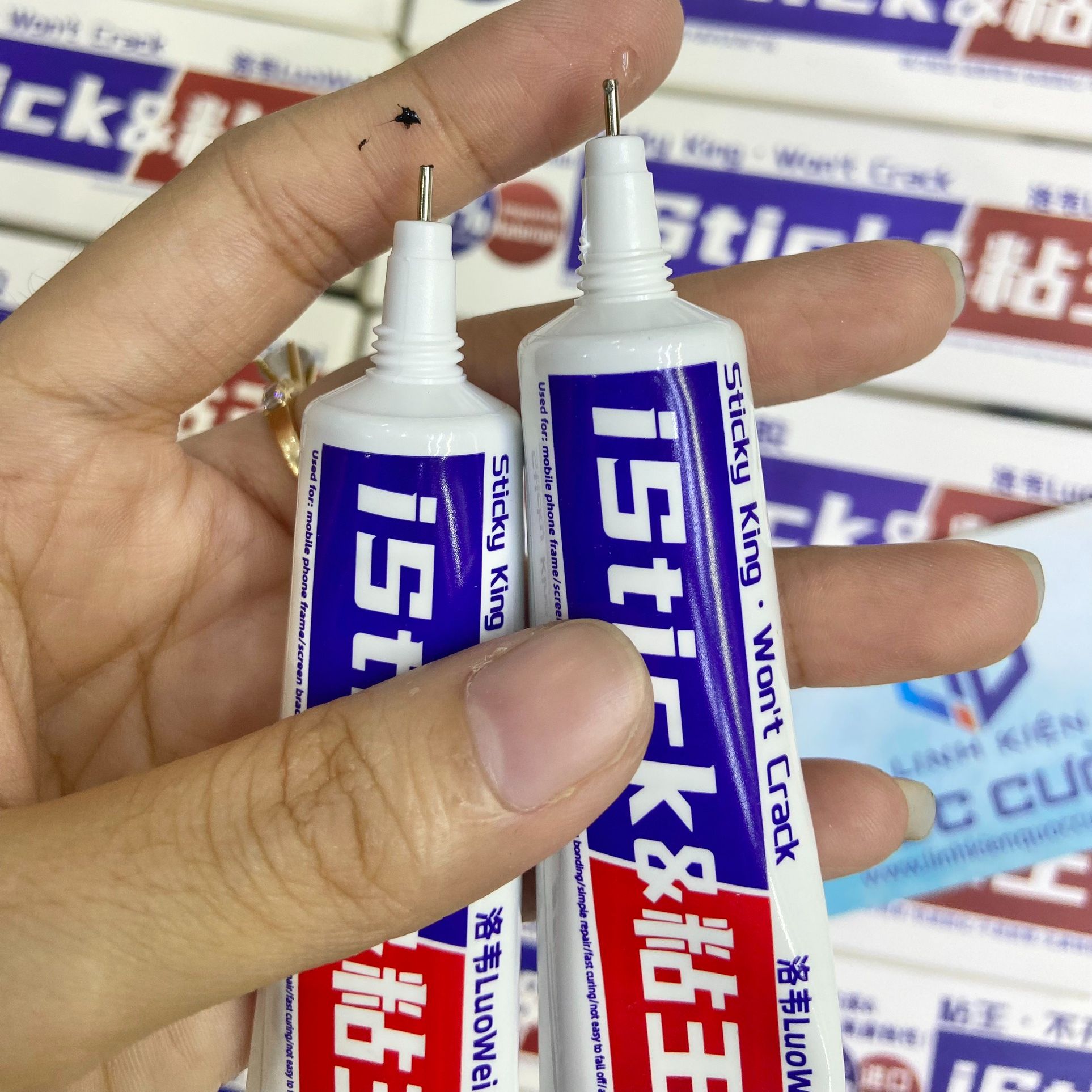 Keo dán đa năng iStick chuyên dán ron, lưng, benzen.....