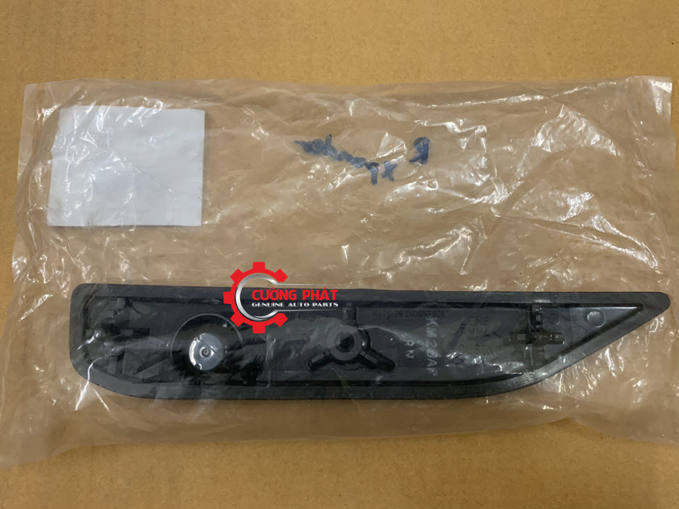 Đèn phản quang sau bên phụ Xpander 2018-2022 8355A092 (Đèn cản sau)