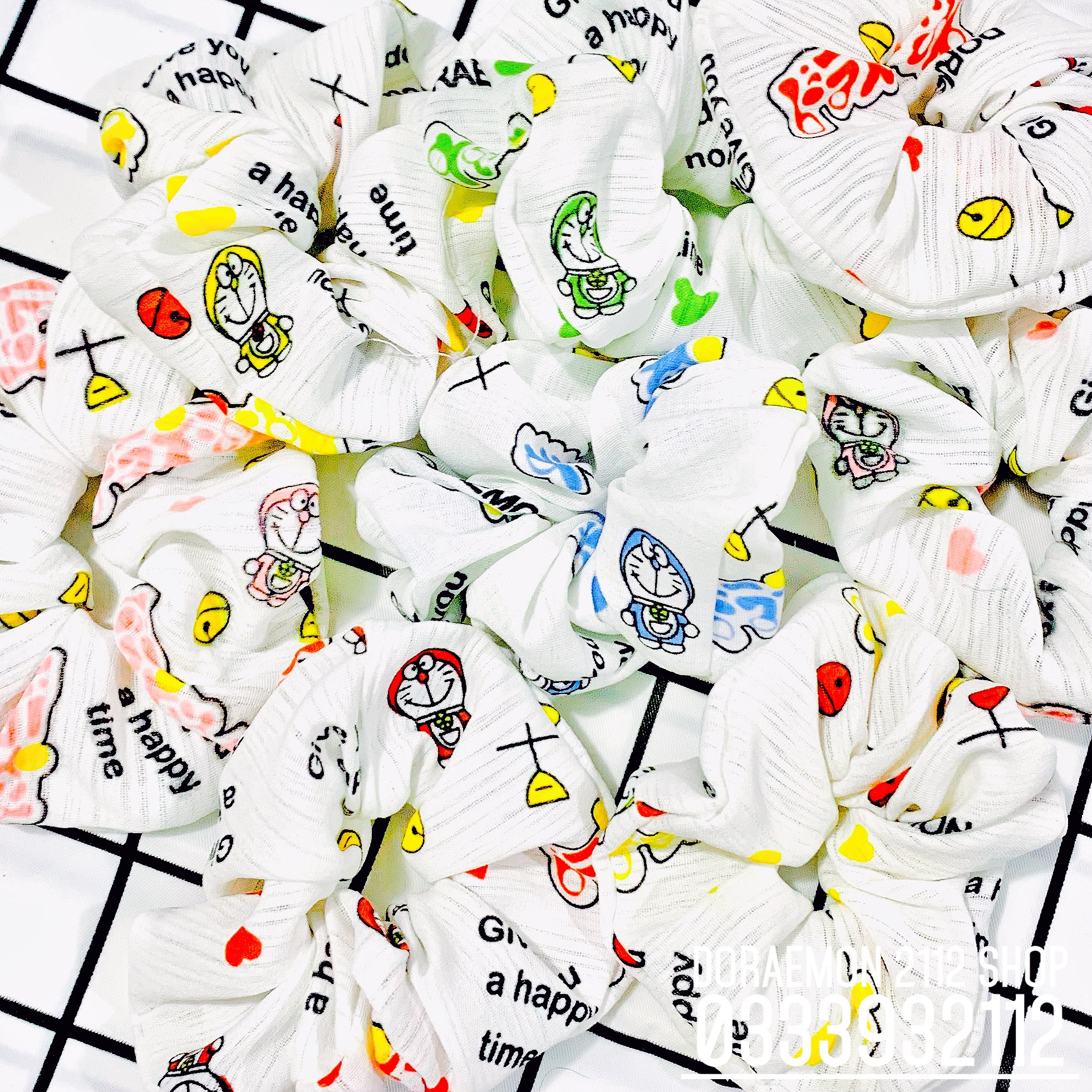 Hot Trend scrunchies cột tóc kiêm vòng đeo tay Doraemon