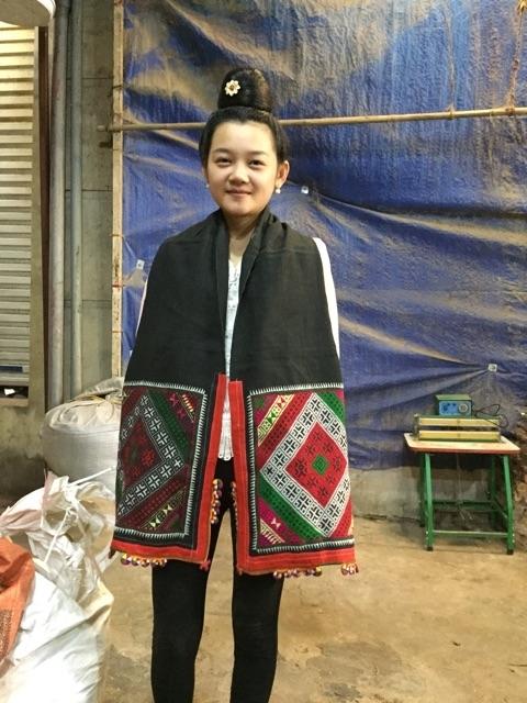 Khăn Piêu Dân  Tộc Thái