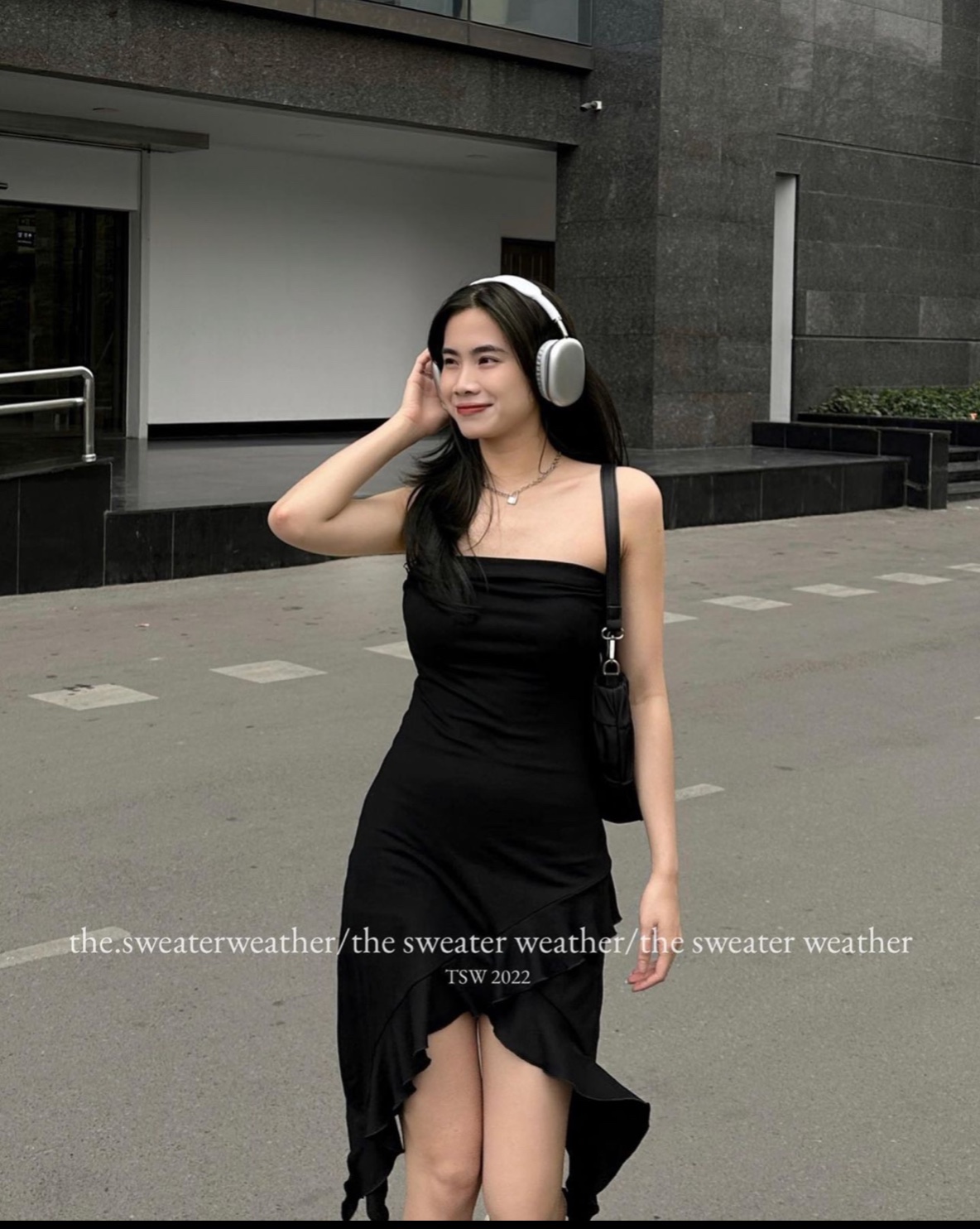 Đầm body cúp ngực ôm viền lượn sóng tua rua