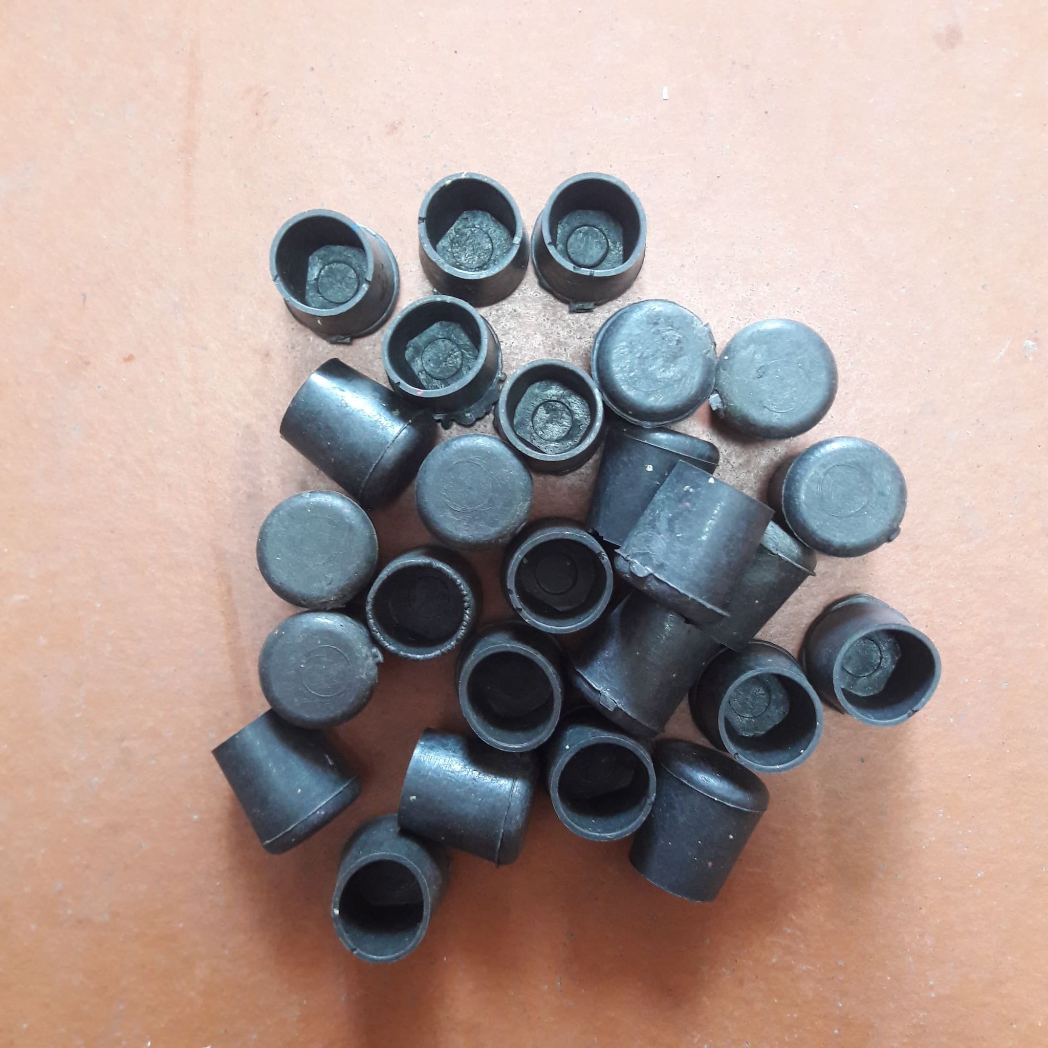 100 nút bịt ống tròn ngoài phi 16.nút bịt nhựa. nắp bịt nhựa